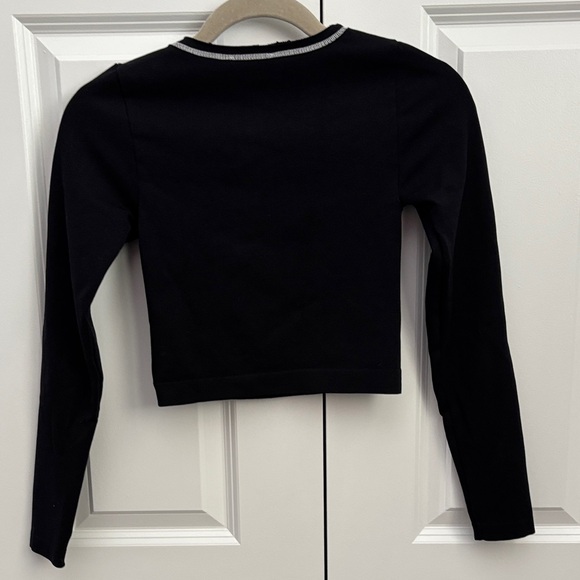 Sincerely Jules Black and Gray Long Sleeve Crop Top - Picture 4 of 4